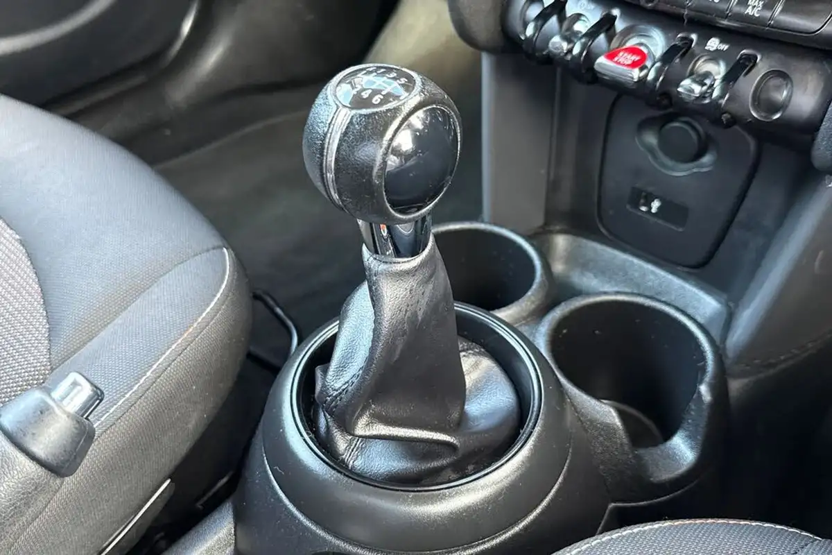 2019-mini-cooper-15-one-classic-102bhp-ss-5d-big-22