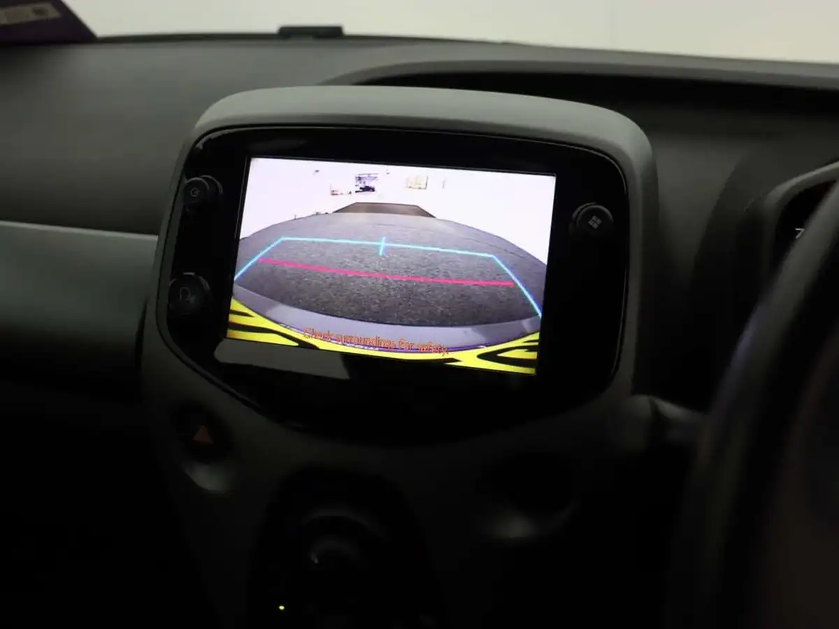 2020-toyota-aygo-10-vvt-i-x-play-tss-x-shift-big-27