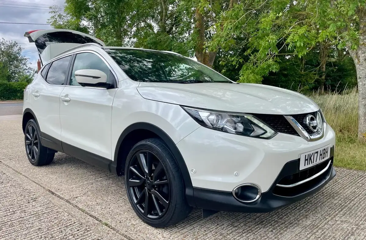 2017-nissan-qashqai-15dci-tekna-big-5