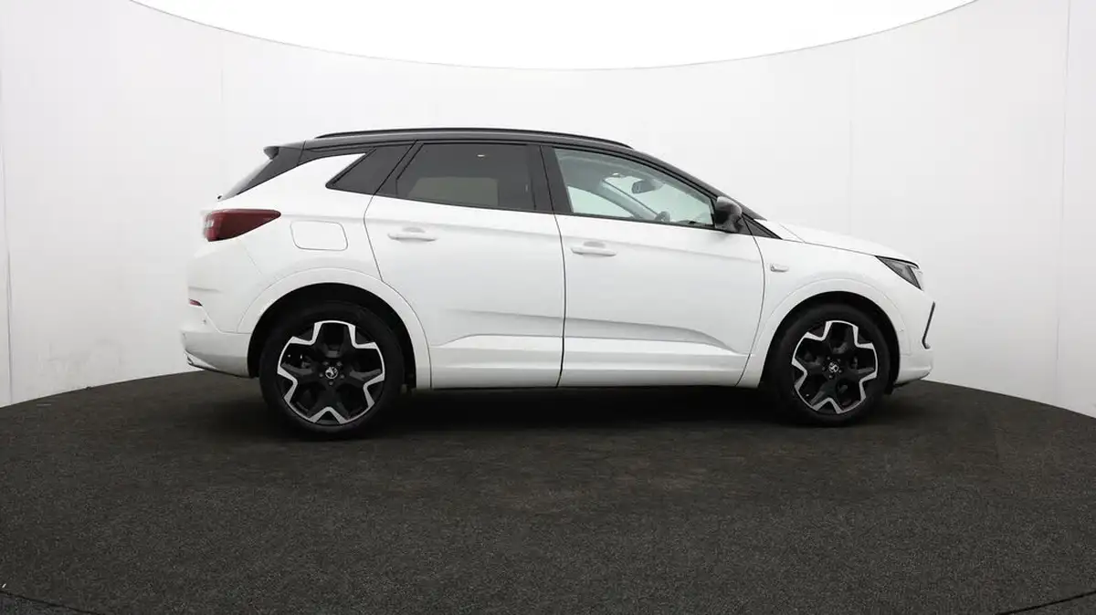 2023-vauxhall-grandland-12-ultimate-130ps-big-39