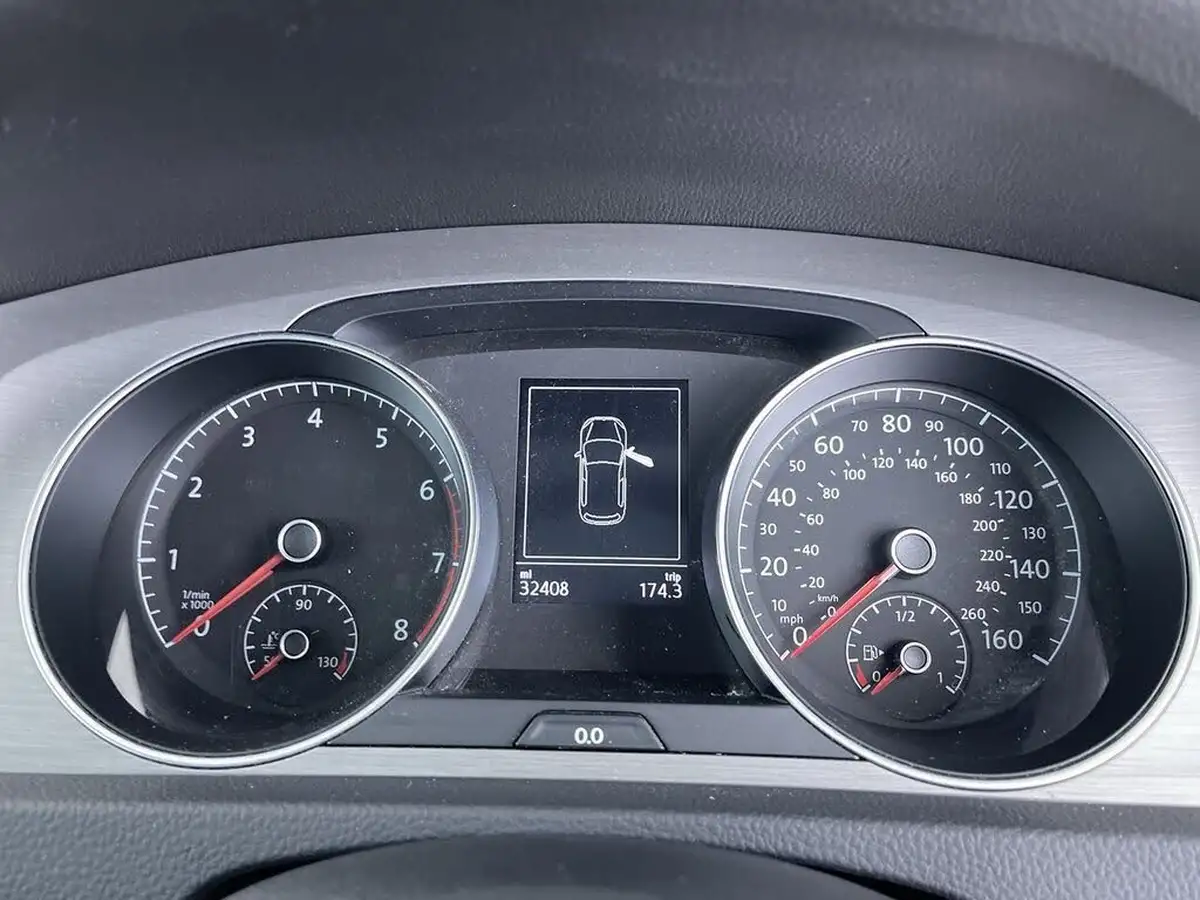 2015-volkswagen-golf-14-match-5d-dsg-big-38