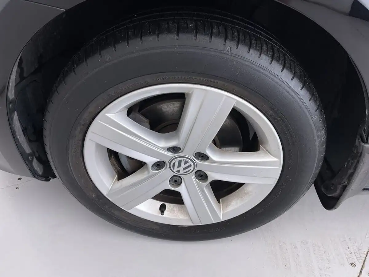 2015-volkswagen-golf-14-match-5d-dsg-big-66