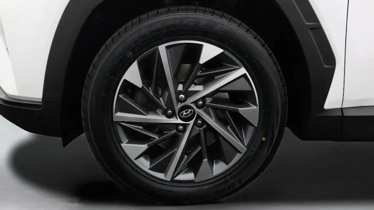 2023-hyundai-tucson-16-t-gdi-premium-150ps-big-18