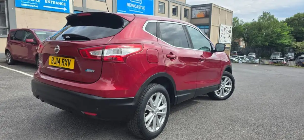 2014-nissan-qashqai-15dci-acenta-premium-big-6