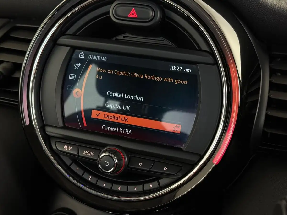 2020-mini-cooper-15-cooper-classic-hatchback-3d-auto-big-30