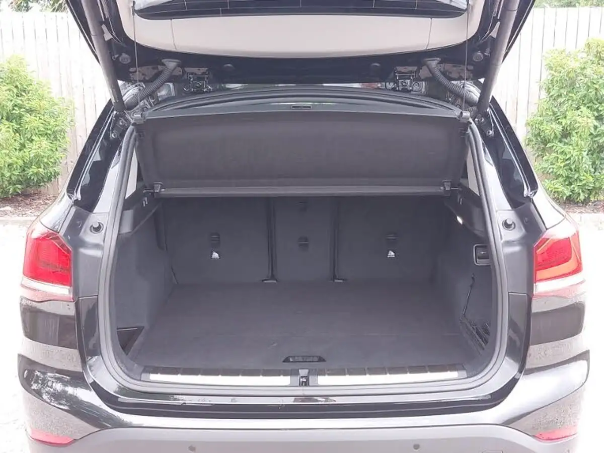 2022-bmw-x1-20td-sdrive18d-xline-big-12