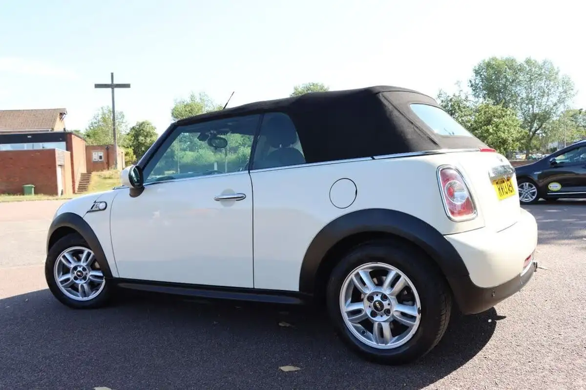 2013-mini-cooper-16-cooper-122bhp-convertible-2d-big-3