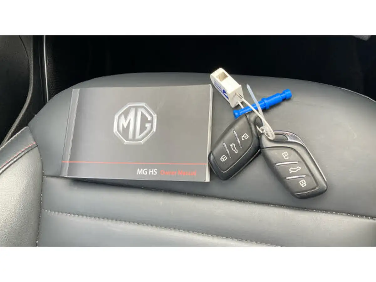 2022-mg-hs-15t-gdi-exclusive-162ps-big-18
