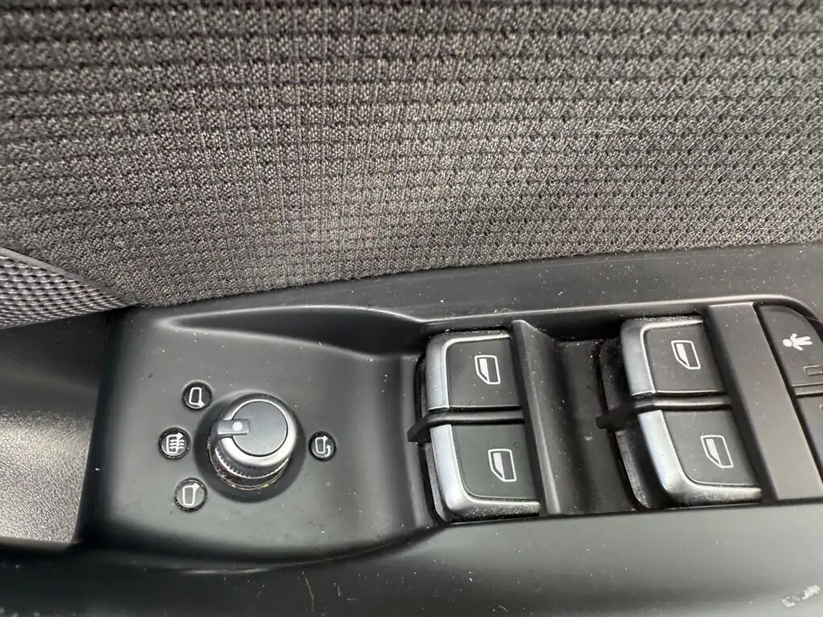 2017-audi-q3-20-tdi-quattro-s-line-edition-150ps-tronic-big-44