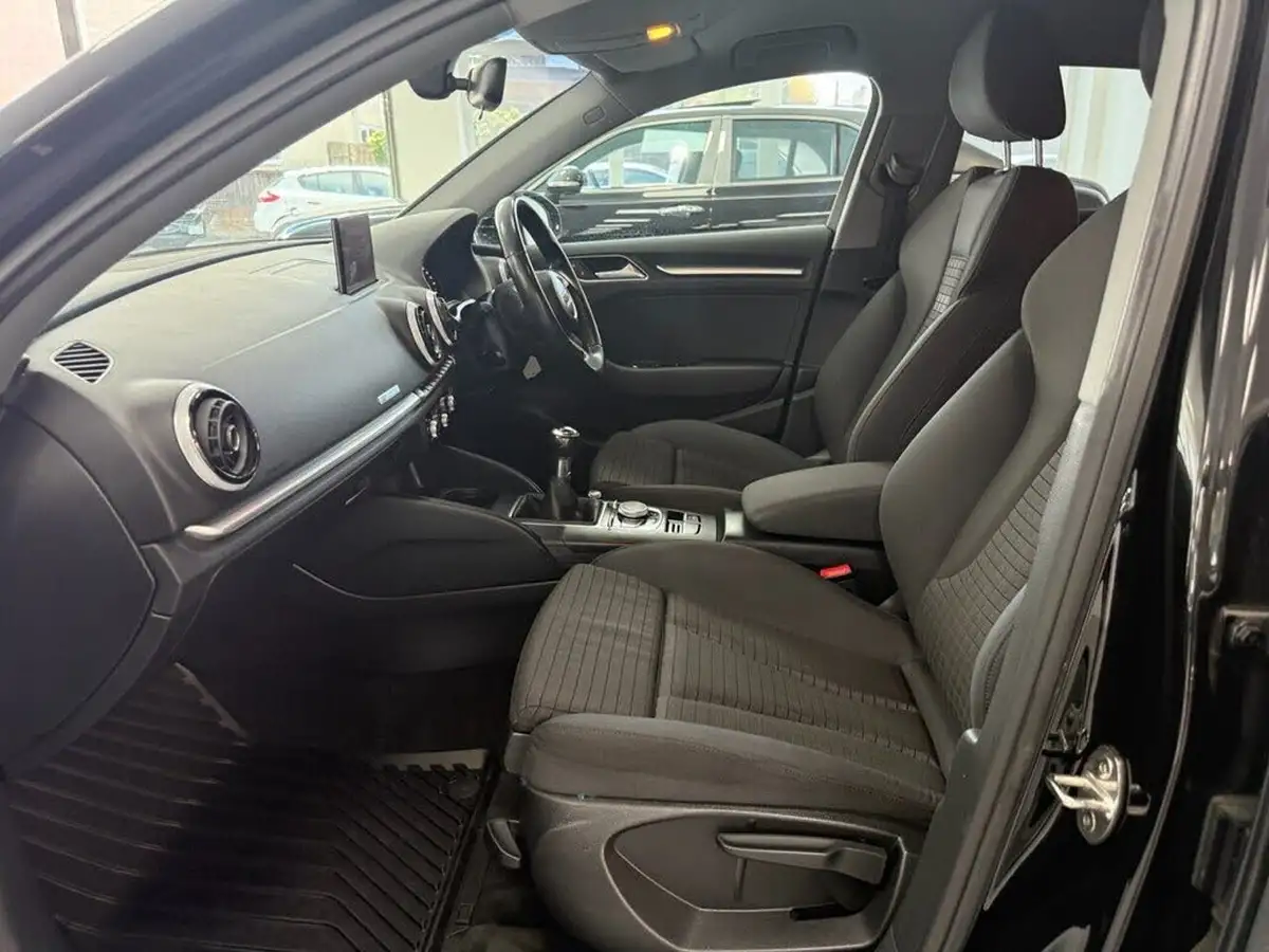 2017-audi-a3-16tdi-sport-110ps-nav-saloon-4d-big-14