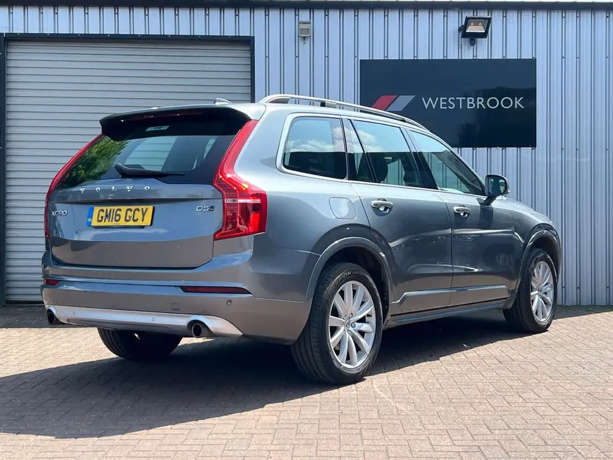 2016-volvo-xc90-20td-d5-momentum-big-7