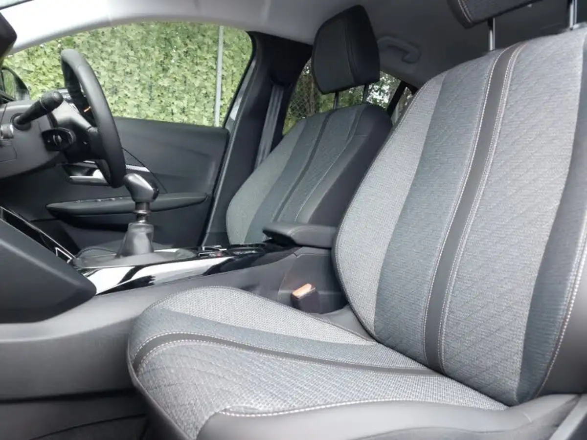 2024-peugeot-208-12-puretech-allure-big-4