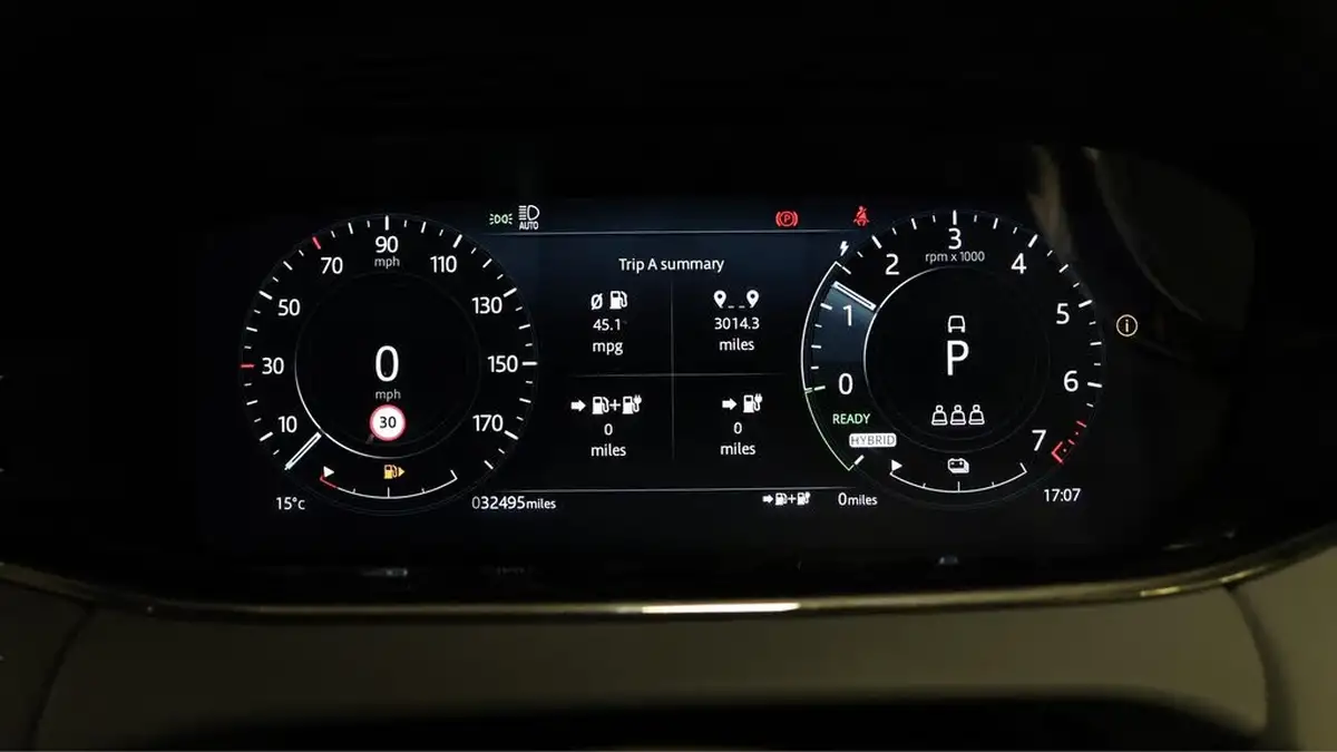 2021-land-rover-range-rover-evoque-15-p300e-r-dynamic-hse-big-10