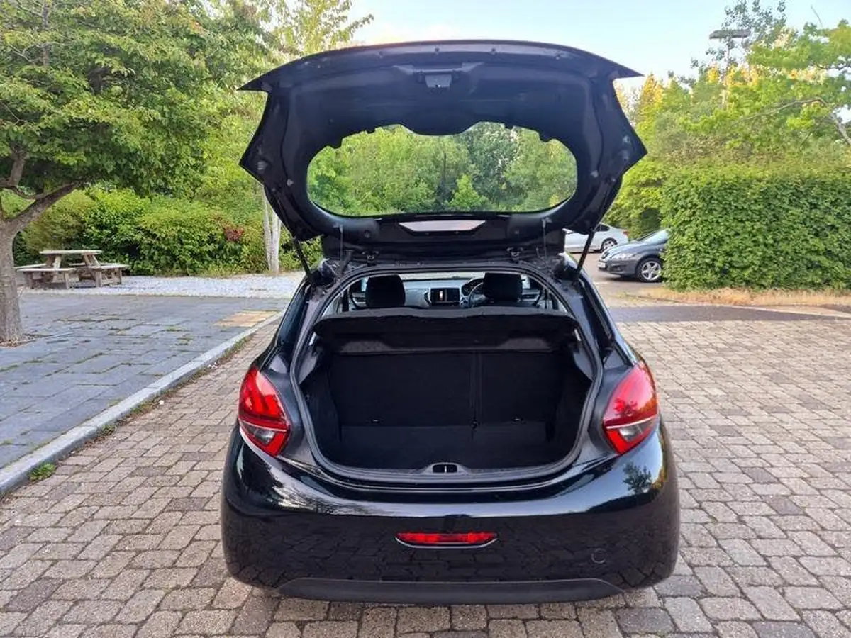 2017-peugeot-208-12-puretech-active-82bhp-5d-big-32