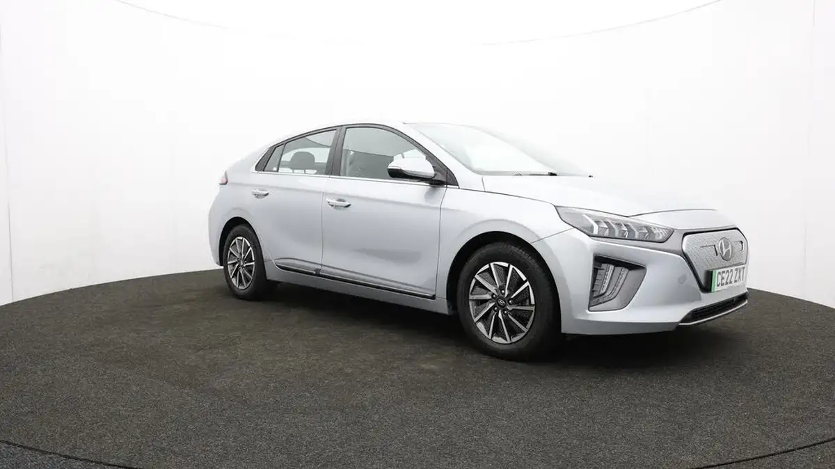 2022-hyundai-ioniq-e-premium-electric-big-42