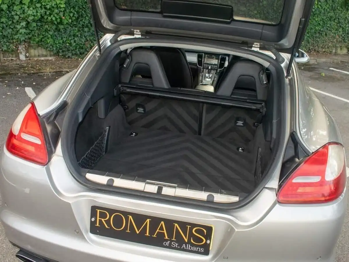 2010-porsche-panamera-36-4-big-18
