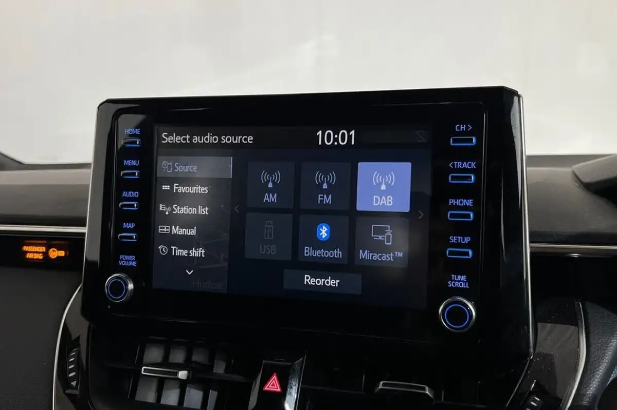 2022-toyota-corolla-18-vvt-i-icon-tech-spare-wheel-touring-sports-5d-big-18