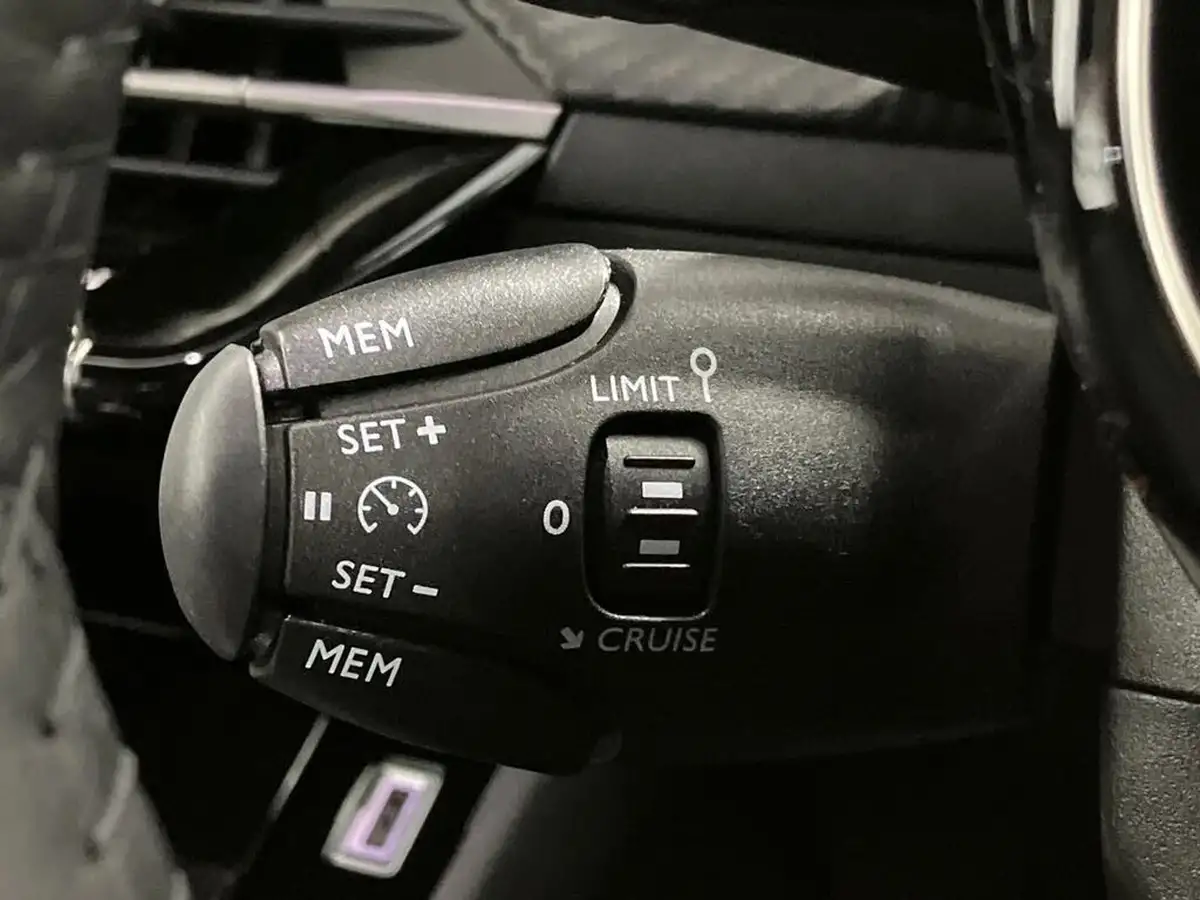 2024-peugeot-2008-suv-12-puretech-allure-130ps-eat8-big-38