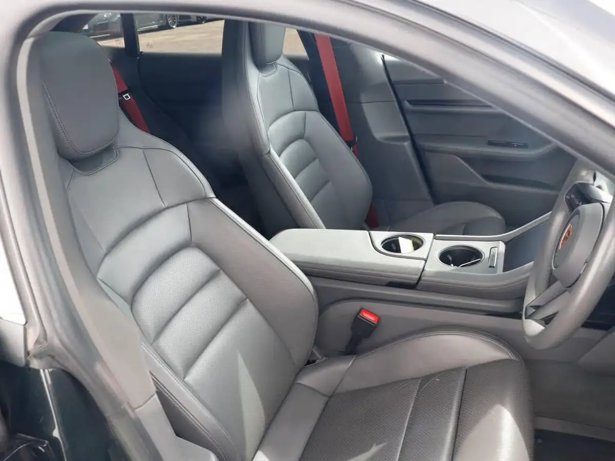 2022-porsche-taycan-e-sport-turismo-476ps-performance-battery-plus-big-7
