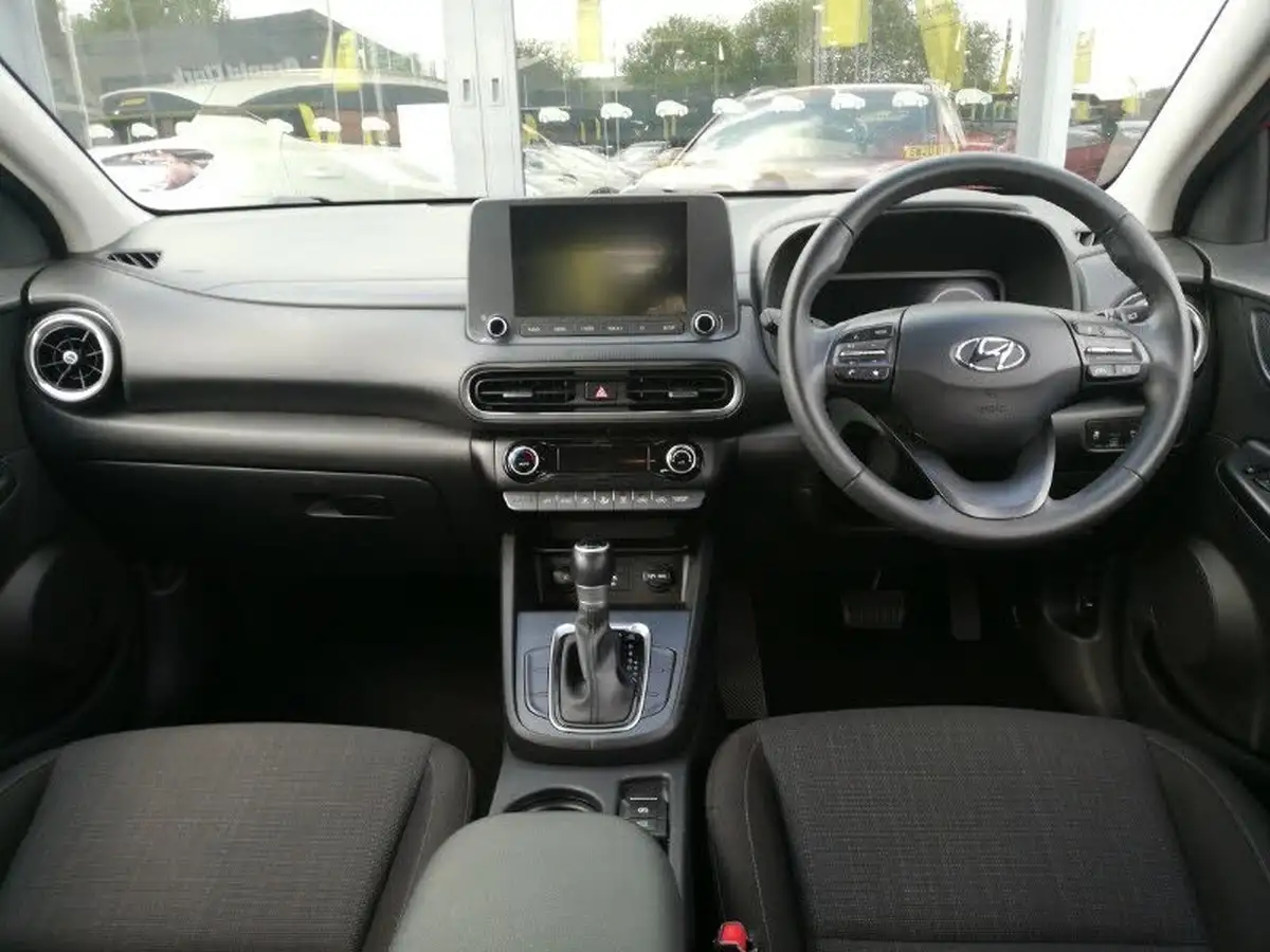 2022-hyundai-kona-16-gdi-se-connect-big-2
