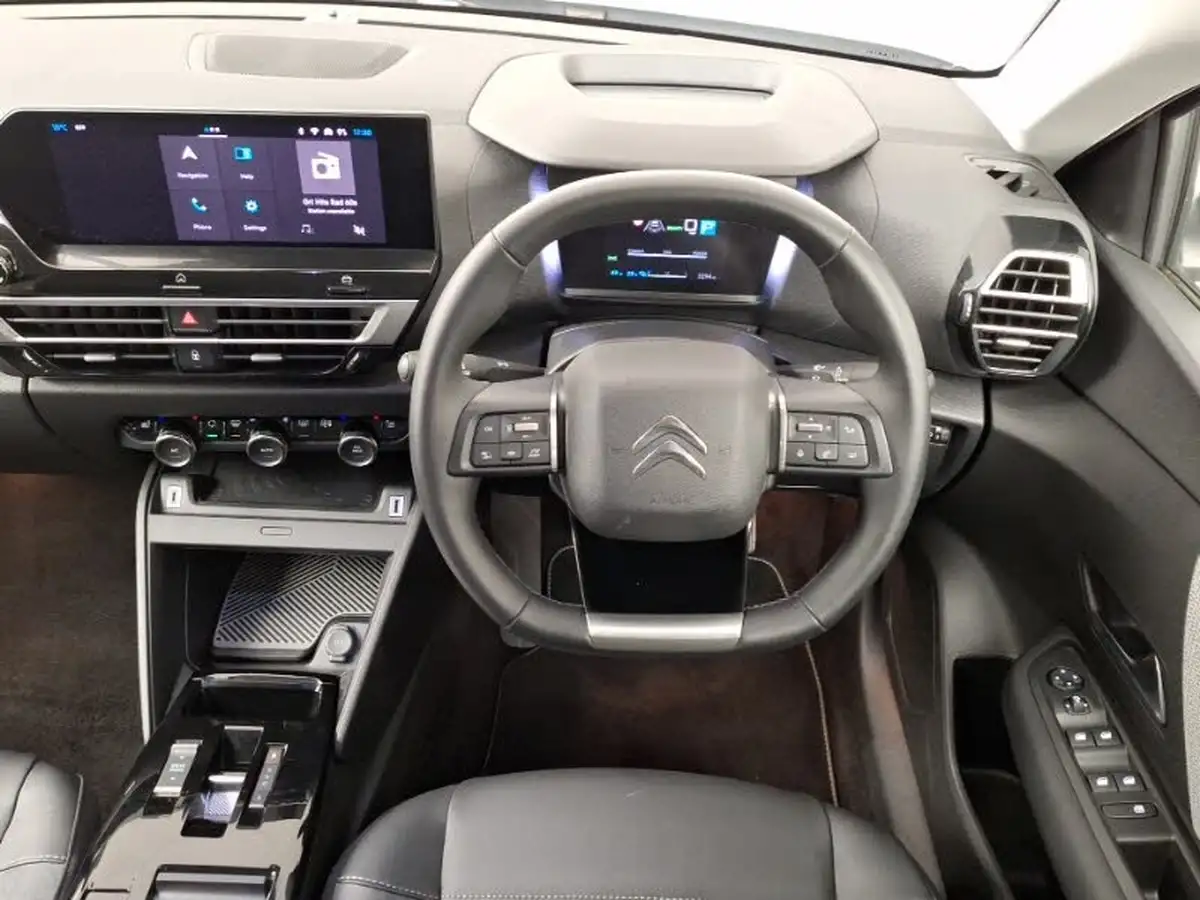 2024-citroen-c4-e-e-series-156ps-54kwh-big-6
