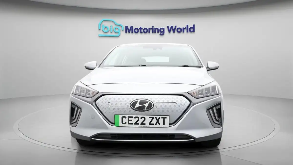 2022-hyundai-ioniq-e-premium-electric-big-2