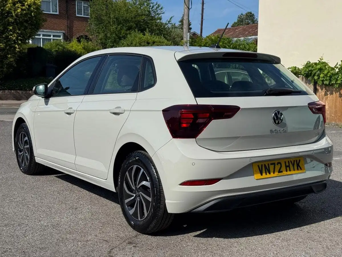 2022-volkswagen-polo-10-tsi-life-big-5