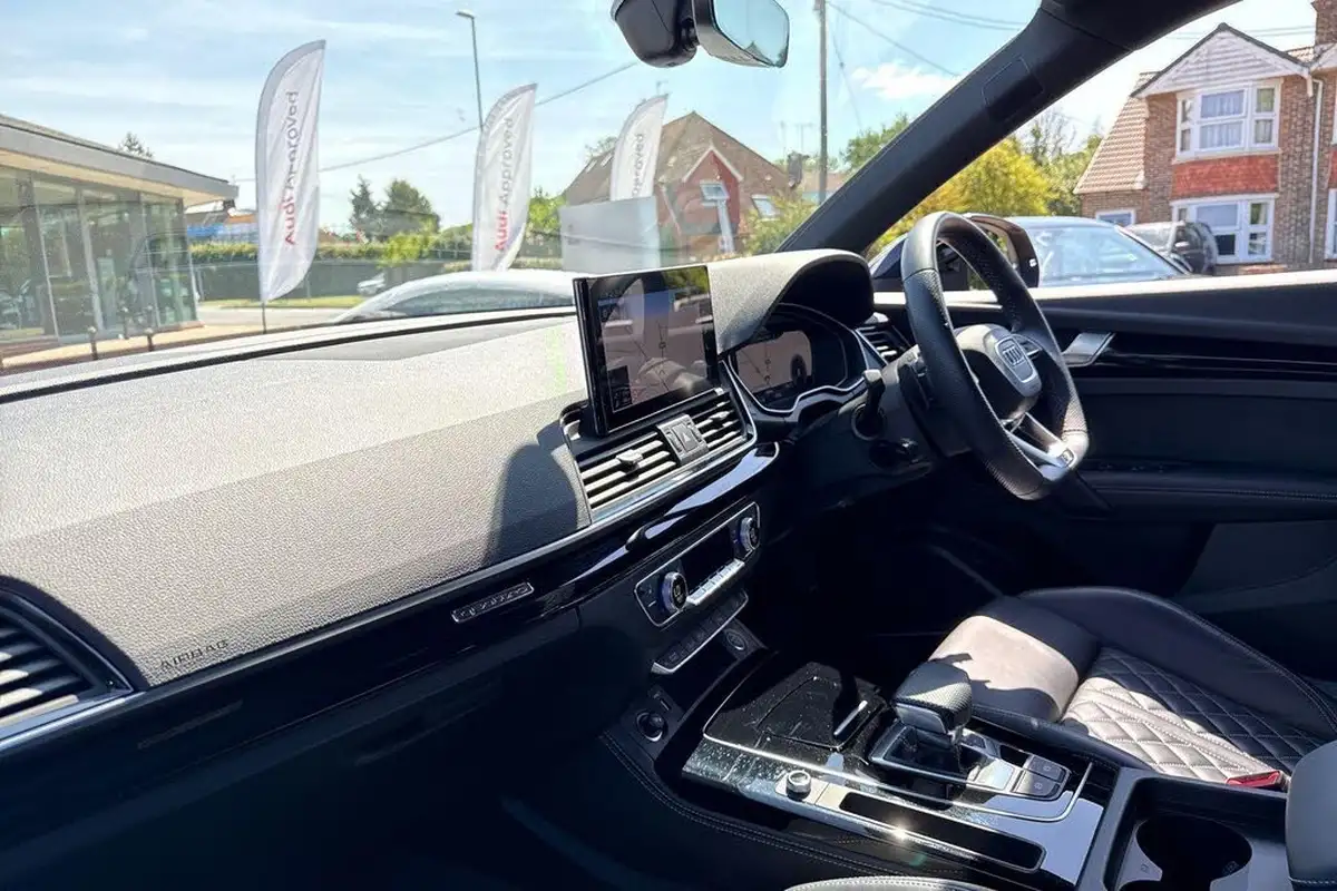 2022-audi-q5-20-45-tfsi-edition-1-sportback-big-27