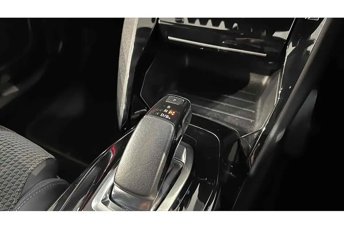 2021-peugeot-2008-suv-e-gt-big-43