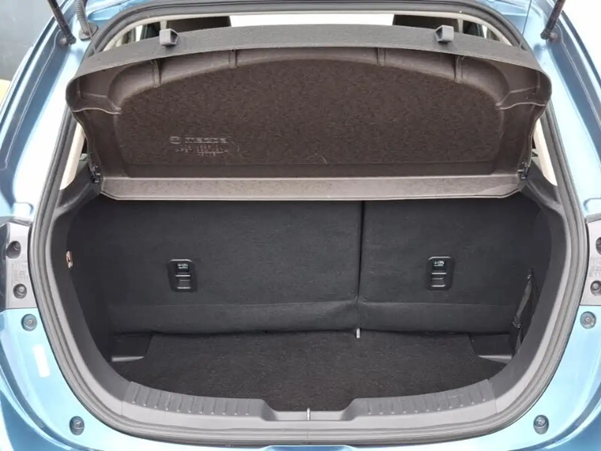 2023-mazda-mazda2-15-skyactiv-g-se-l-big-7
