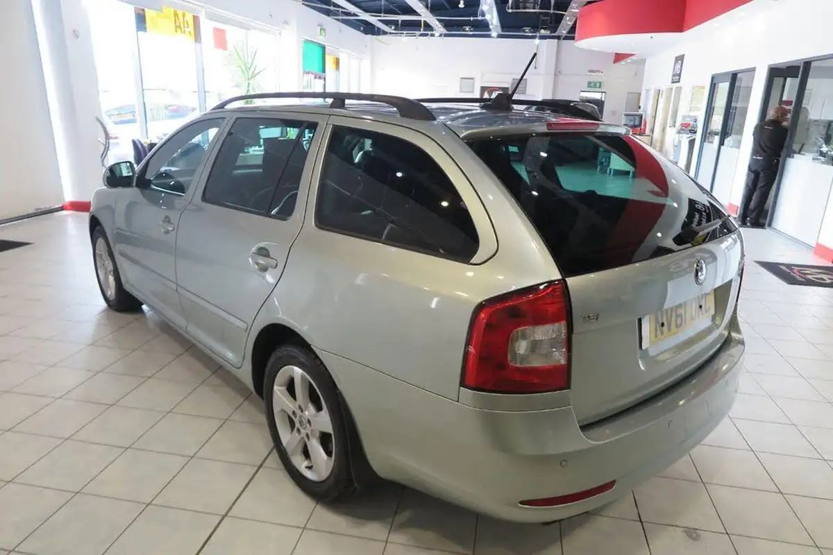 2012-skoda-octavia-14-se-124ps-estate-dsg-big-8