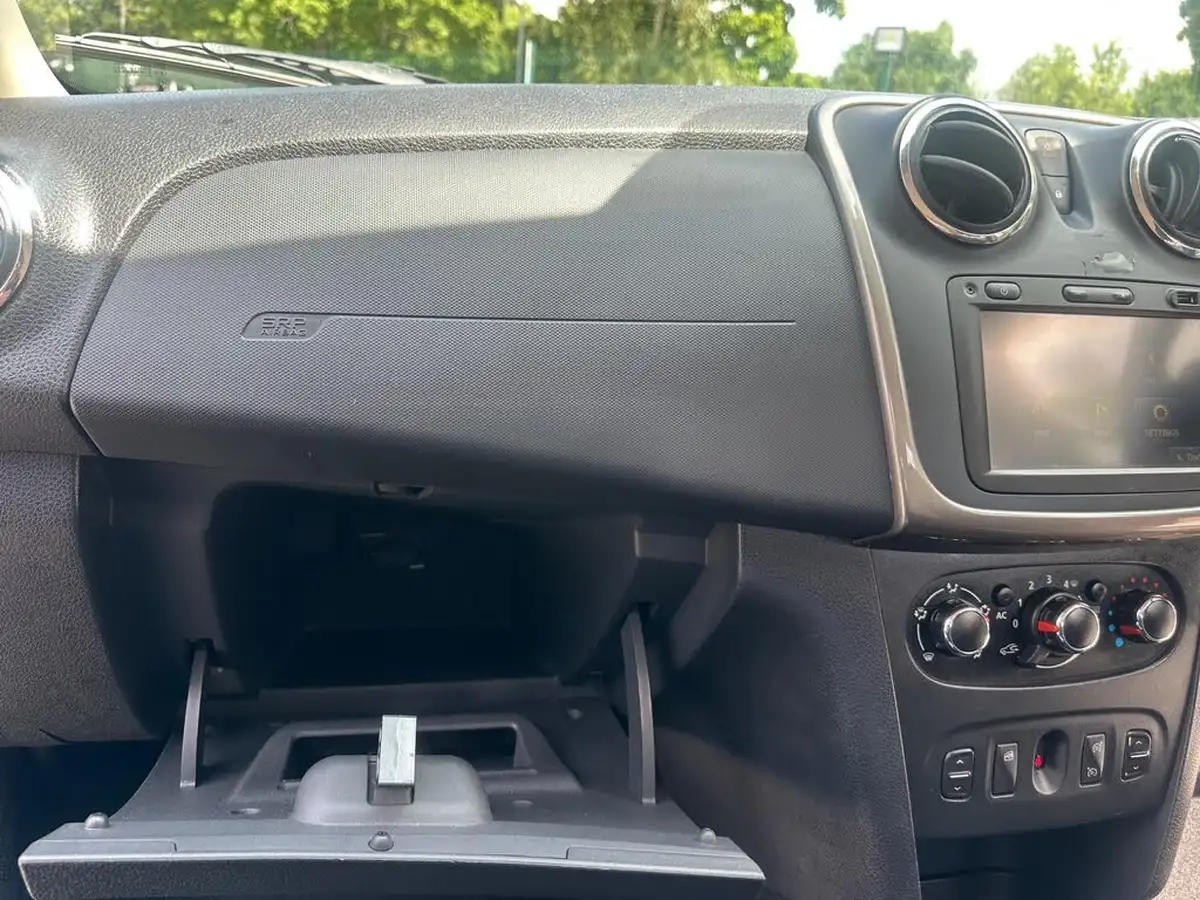 2014-dacia-sandero-stepway-15d-laureate-big-40