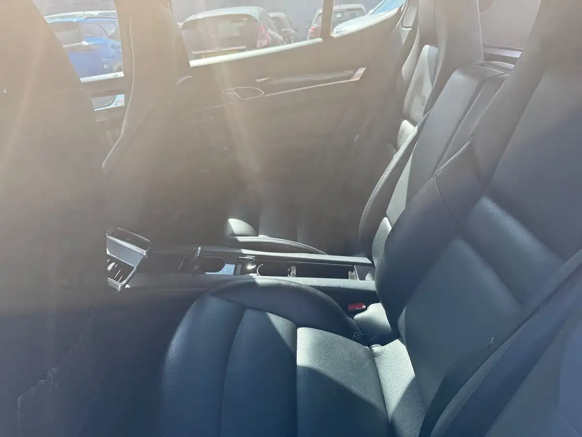2014-porsche-panamera-30td-big-32