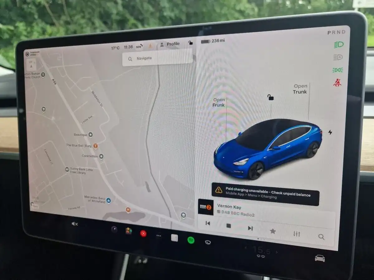 2020-tesla-model-3-e-long-range-big-37