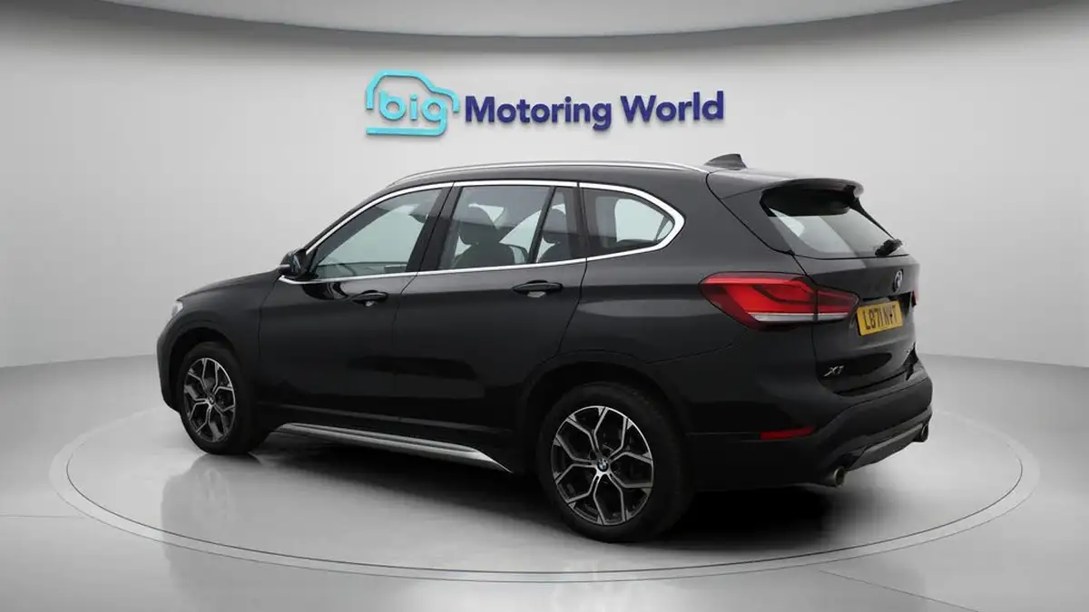 2021-bmw-x1-20-sdrive20i-xline-big-5