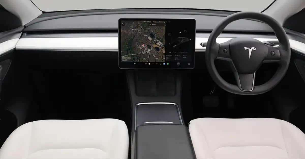2022-tesla-model-y-e-long-range-big-13