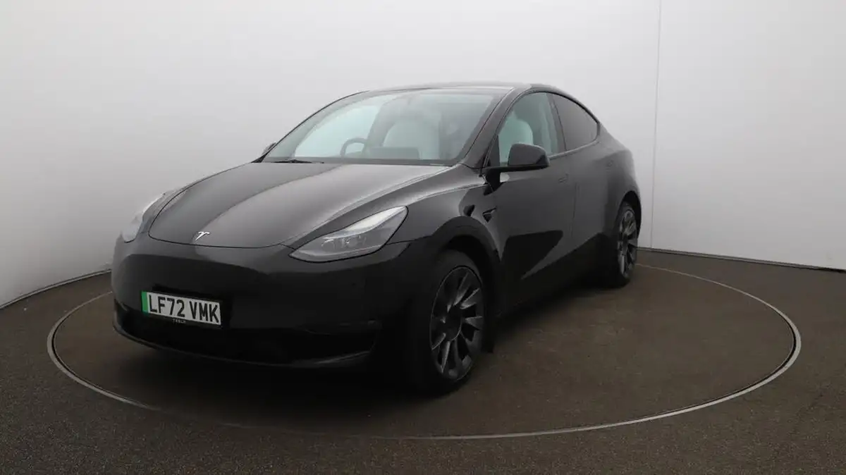 2022-tesla-model-y-e-long-range-big-37