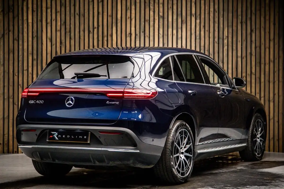 2021-mercedes-benz-eqc-e-eqc-400-amg-line-big-3