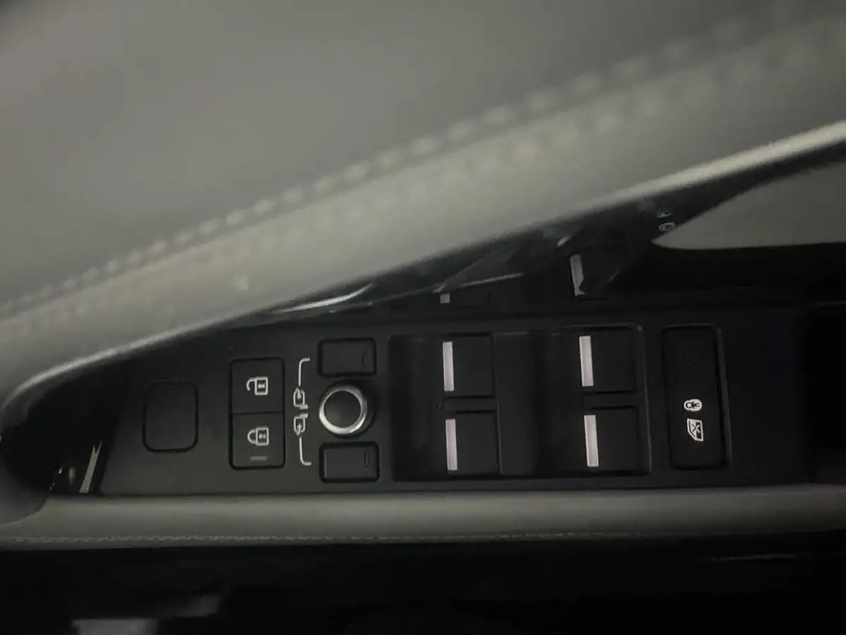 2021-land-rover-range-rover-evoque-15-p300e-r-dynamic-hse-big-22