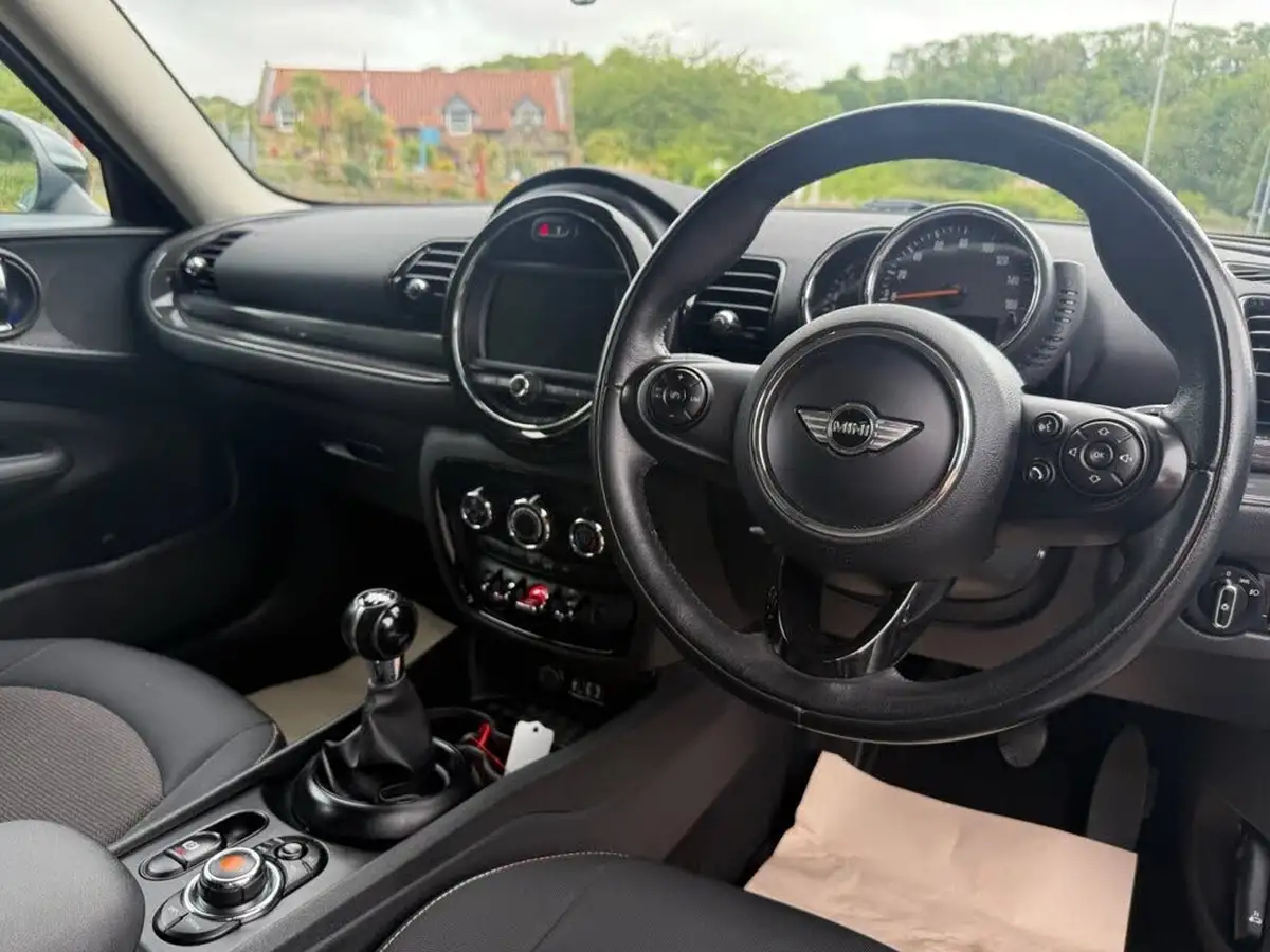 2017-mini-clubman-15-cooper-ss-big-7
