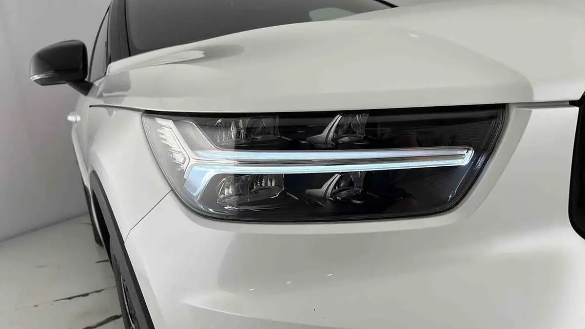 2021-volvo-xc40-15-t3-r-design-161bhp-big-23