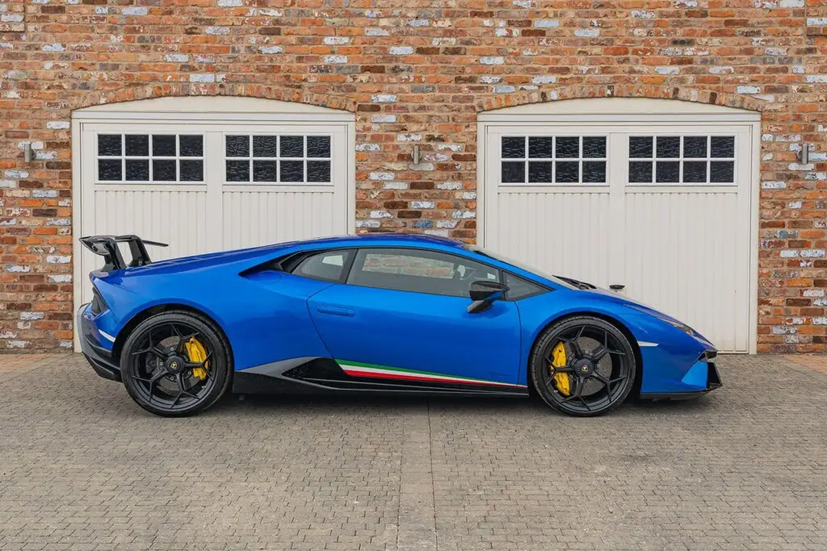 2018-lamborghini-huracan-52-performante-coupe-big-26