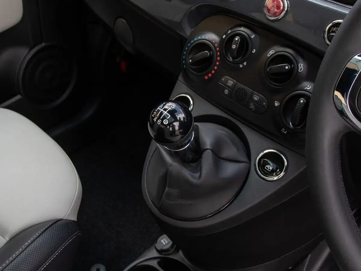 2022-fiat-500-10-dolcevita-big-31