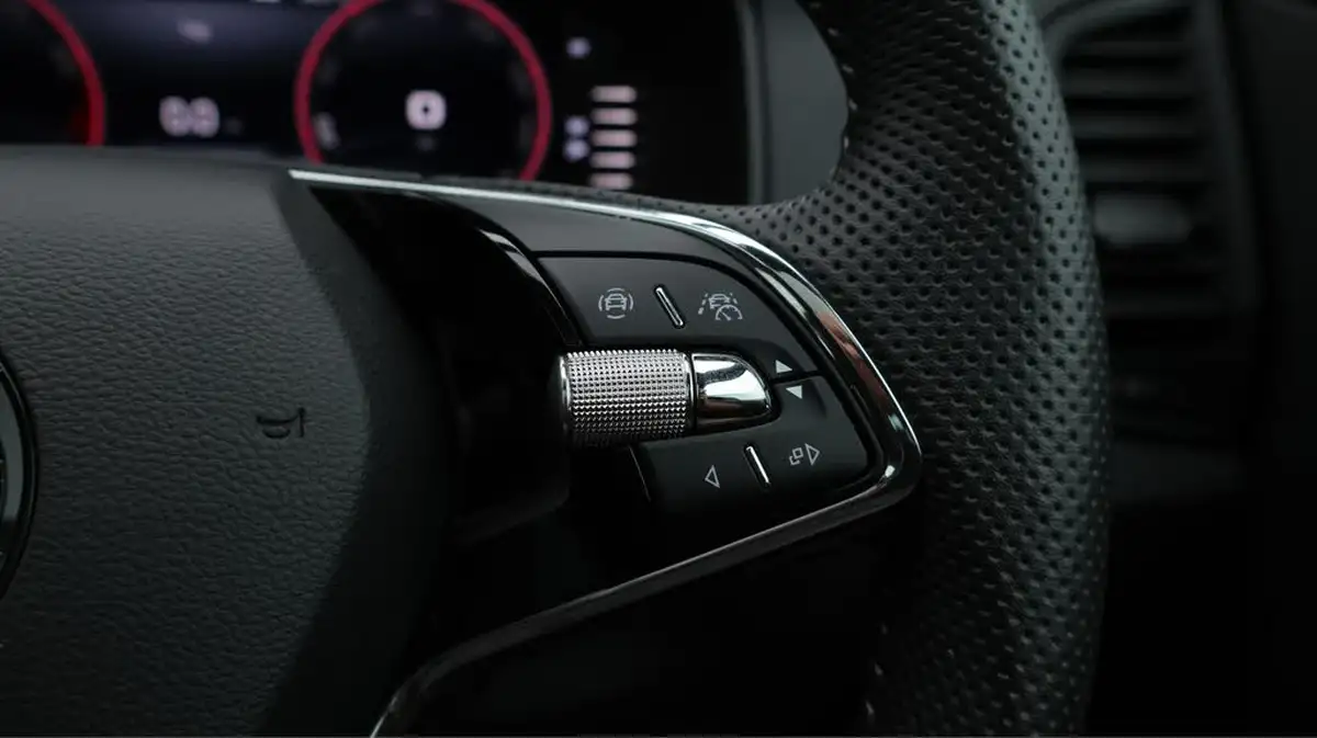 2023-skoda-karoq-15-tsi-sportline-big-27