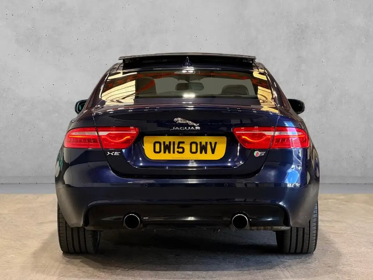2015-jaguar-xe-30-s-big-5
