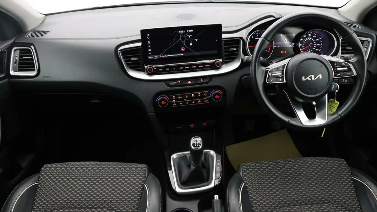 2022-kia-ceed-15-t-gdi-3-hatchback-big-12