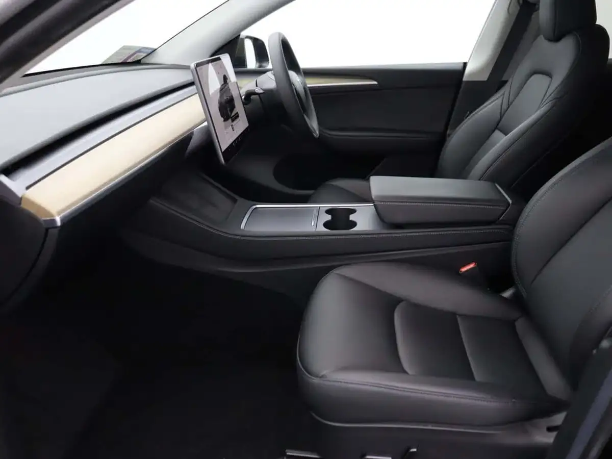 2022-tesla-model-y-e-rwd-big-12