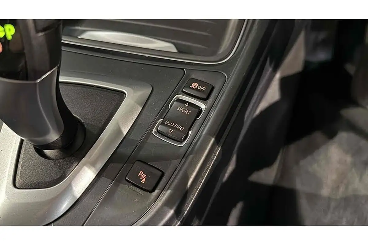 2015-bmw-3-series-20-320i-se-ss-saloon-4d-1997cc-auto-big-26