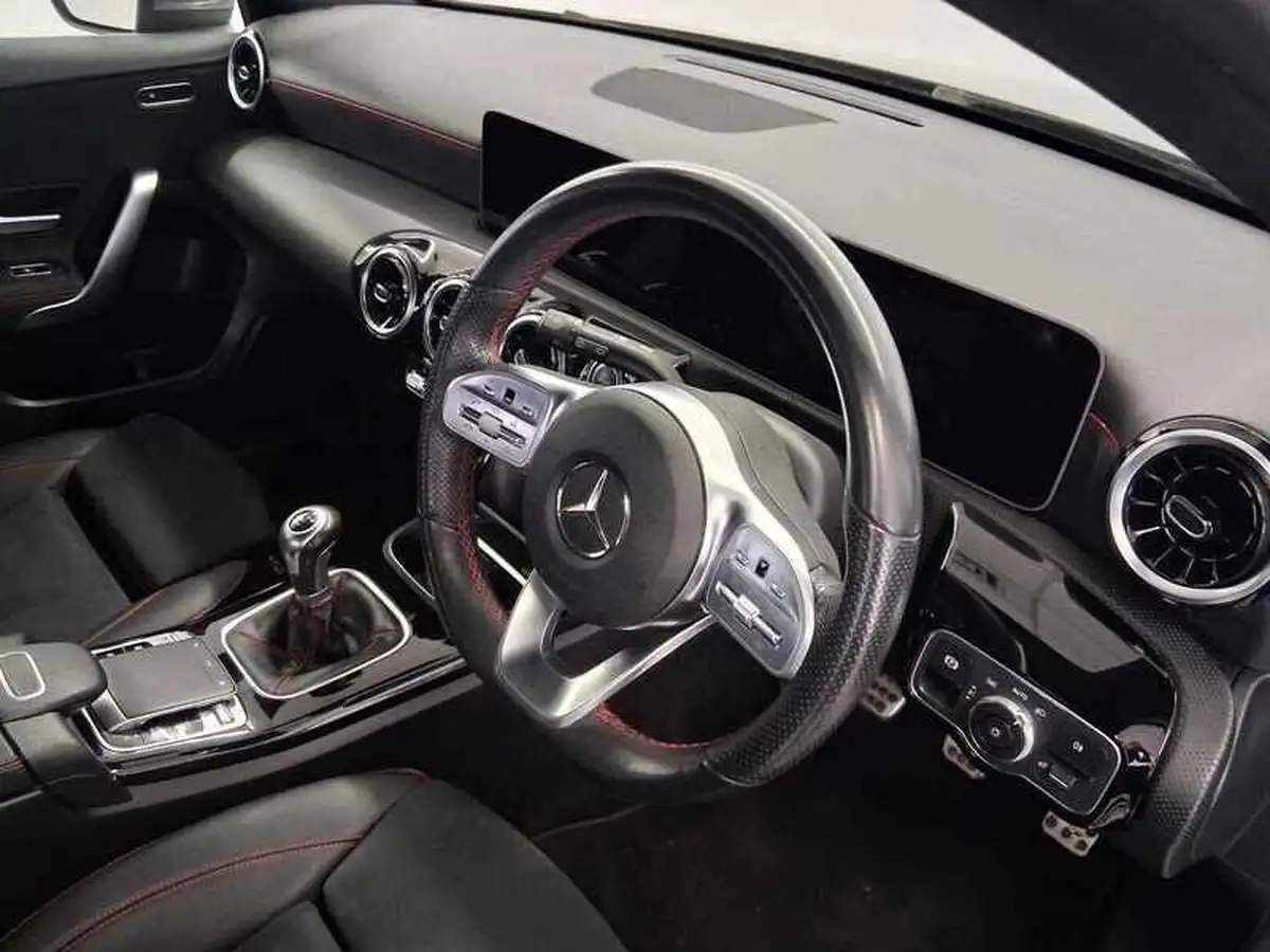 2019-mercedes-benz-a-class-13-a200-amg-line-executive-hatchback-5d-big-9