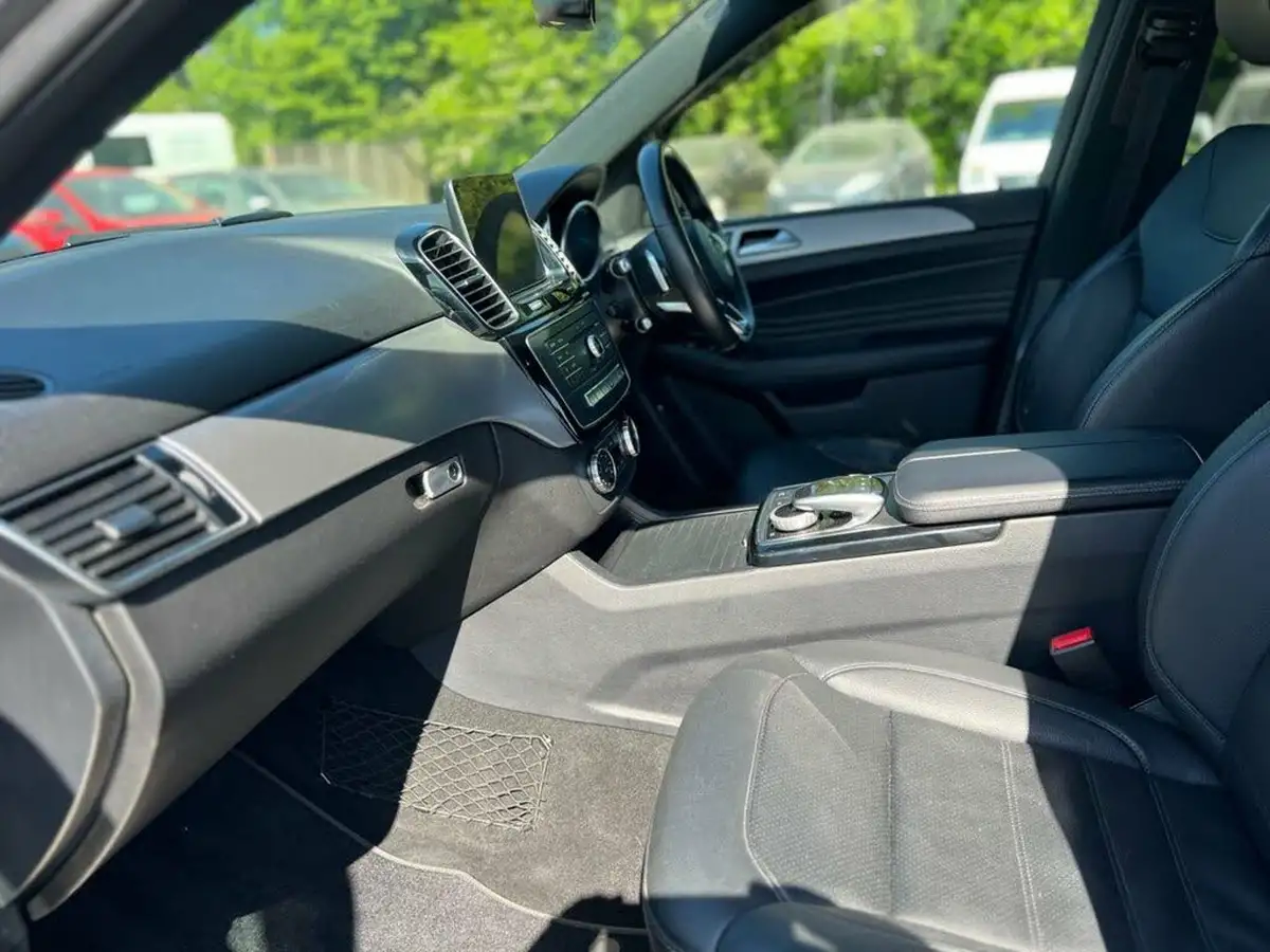 2018-mercedes-benz-gle-class-21d-gle250d-amg-night-edition-big-13